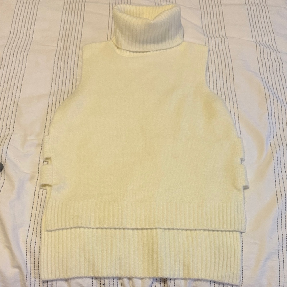 bishop + young Ivory Sleeveless Turtleneck Neck Sweater